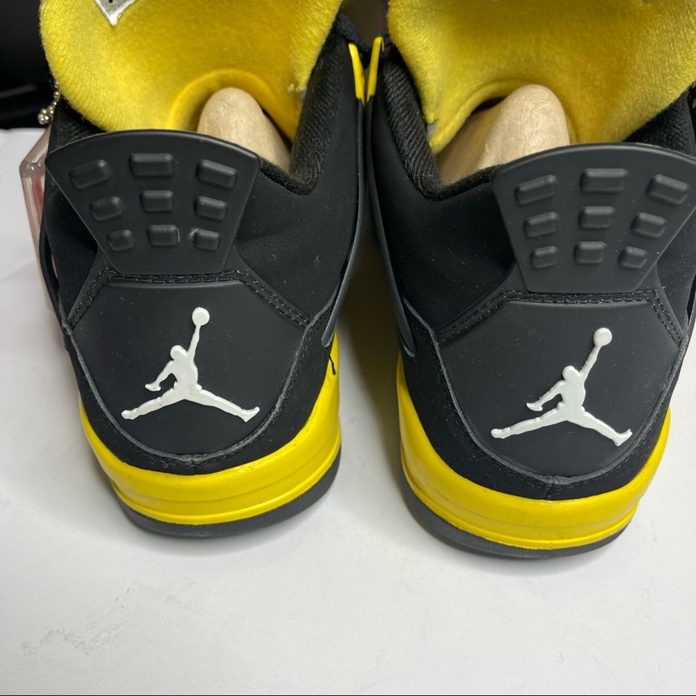 SOLD Air Jordan 4 Retro- Thunder - Picture 5 of 6